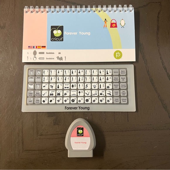 Cricut Forever Young - Picture 3 of 3